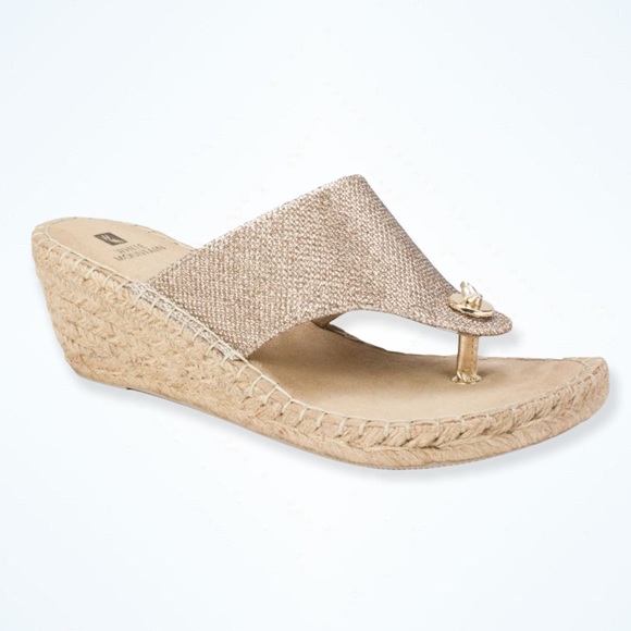 White Mountain Shoes - BEACHBALL WEDGE SANDAL SIZE 6.5